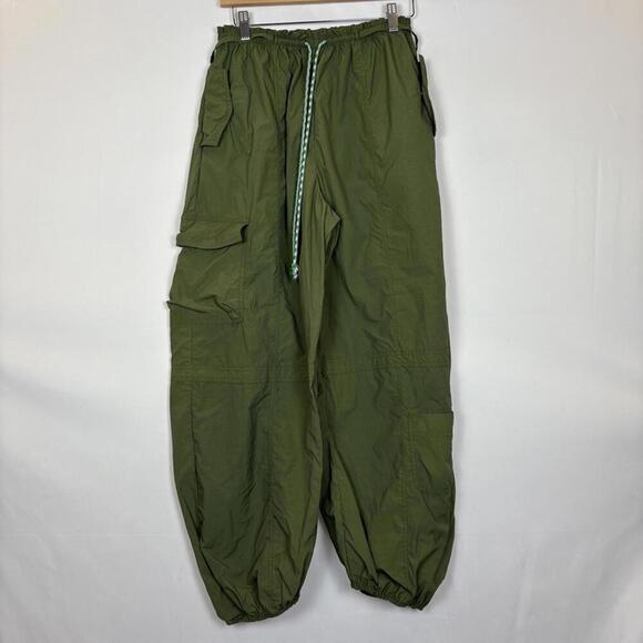 Urban Outfitters Dark khaki Green Waylan Nylon Jogger Pant Size: Small - Picture 3 of 8